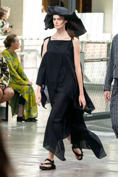 Look 35